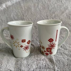 Set of 2‎ Starbucks Holiday Christmas Poinsettia & Snowflake 12 oz Coffee Mugs